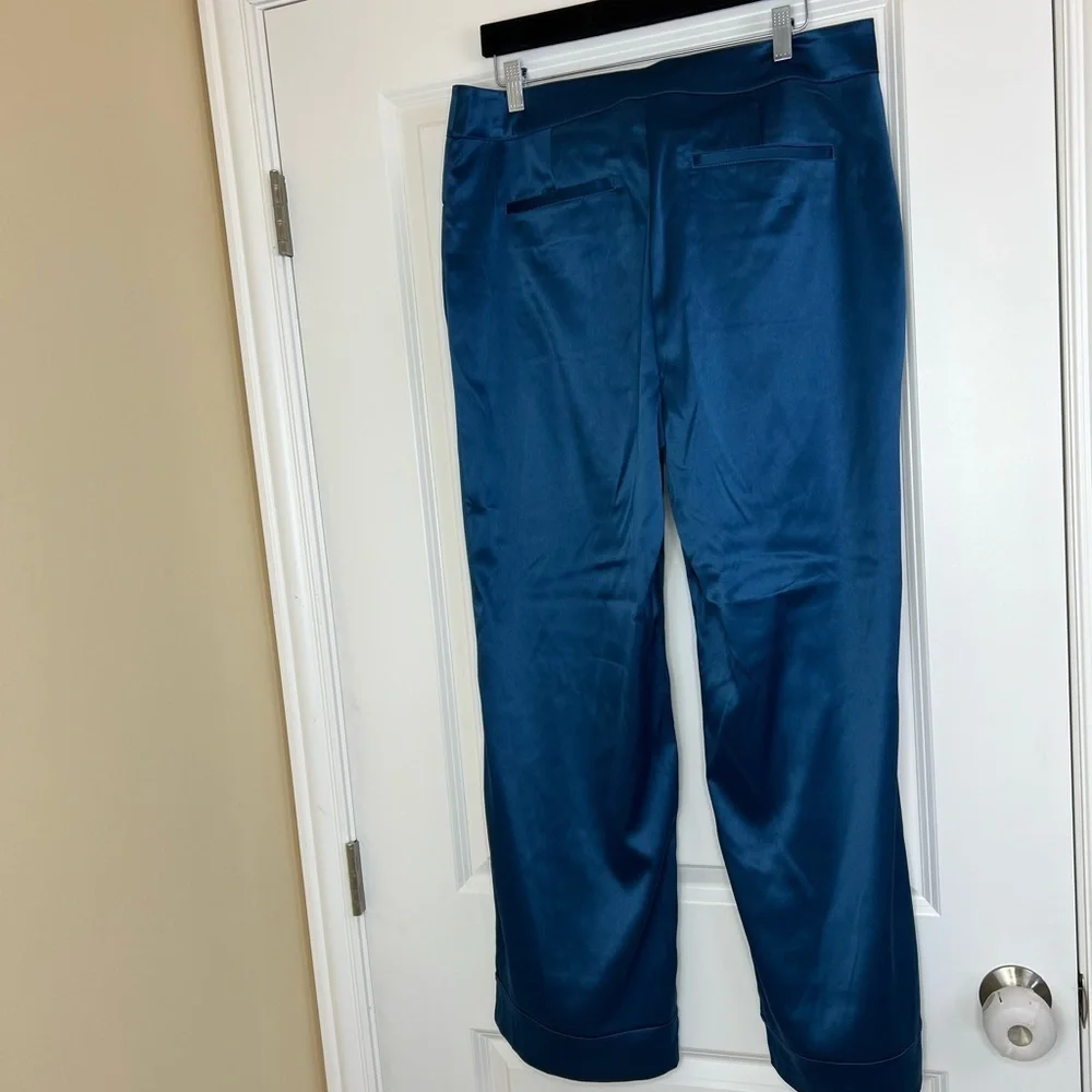 𝅺New York and company satin pant - Picture 3 of 11